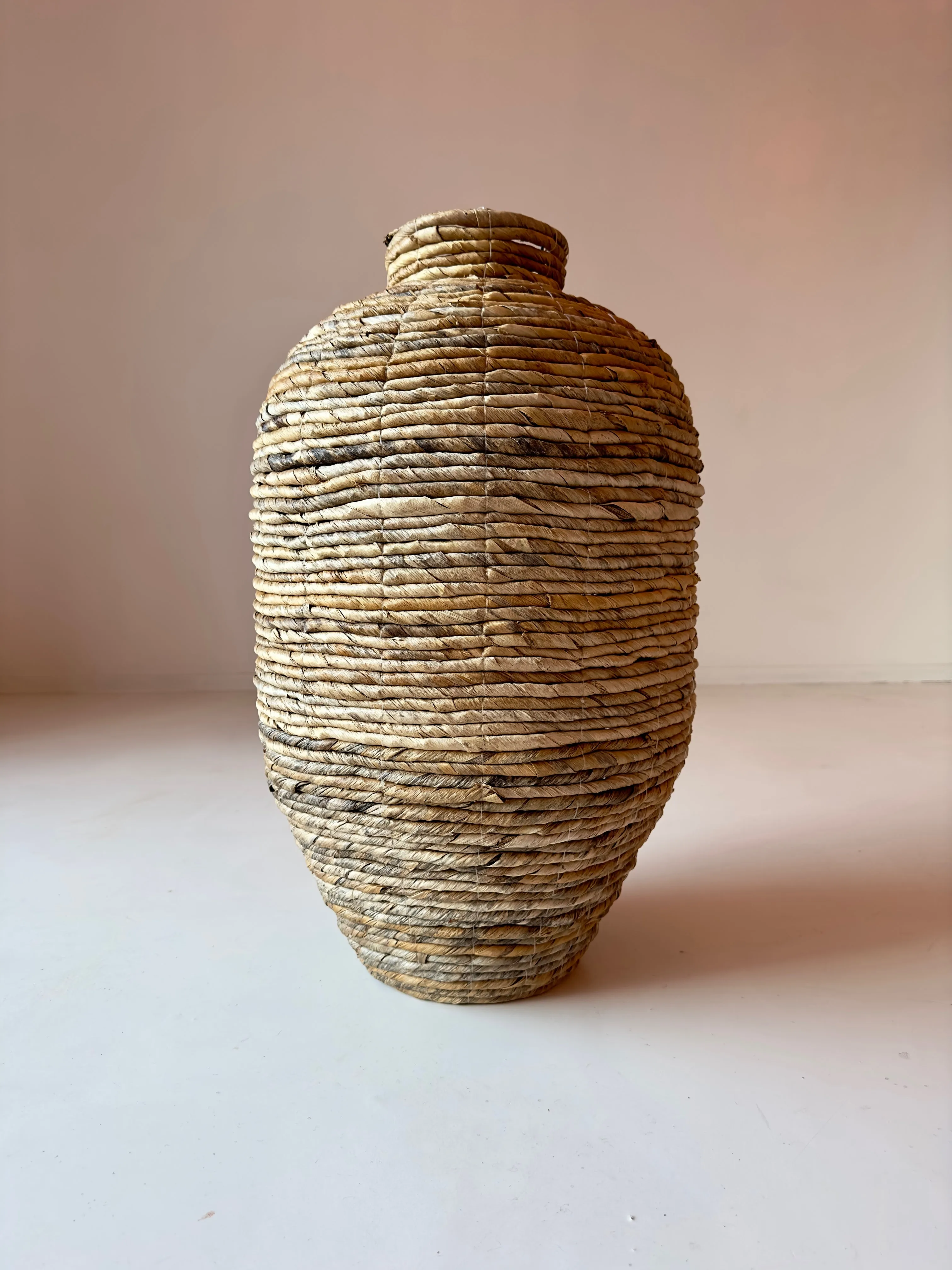 Manula Vase Abaca