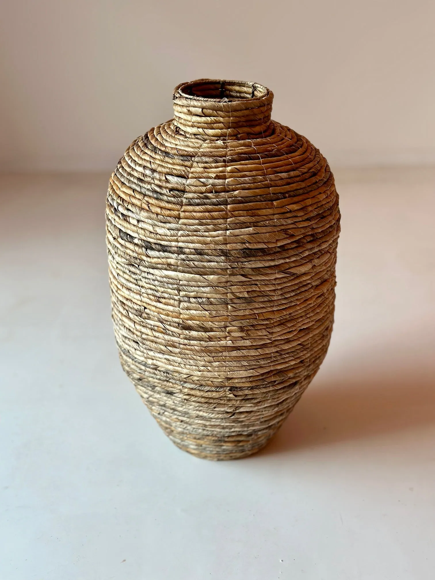 Manula Vase Abaca